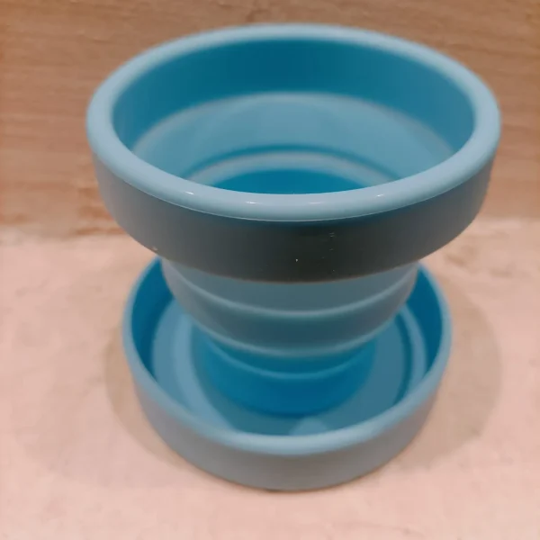 Bicchiere con coperchio in silicone pieghevole multi color - immagine 9